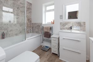 Family Bathroom- click for photo gallery